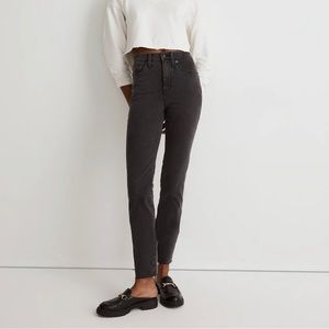 Madewell Stovepipe Jeans in Banberry Wash: Raw-Hem Edition Size 25